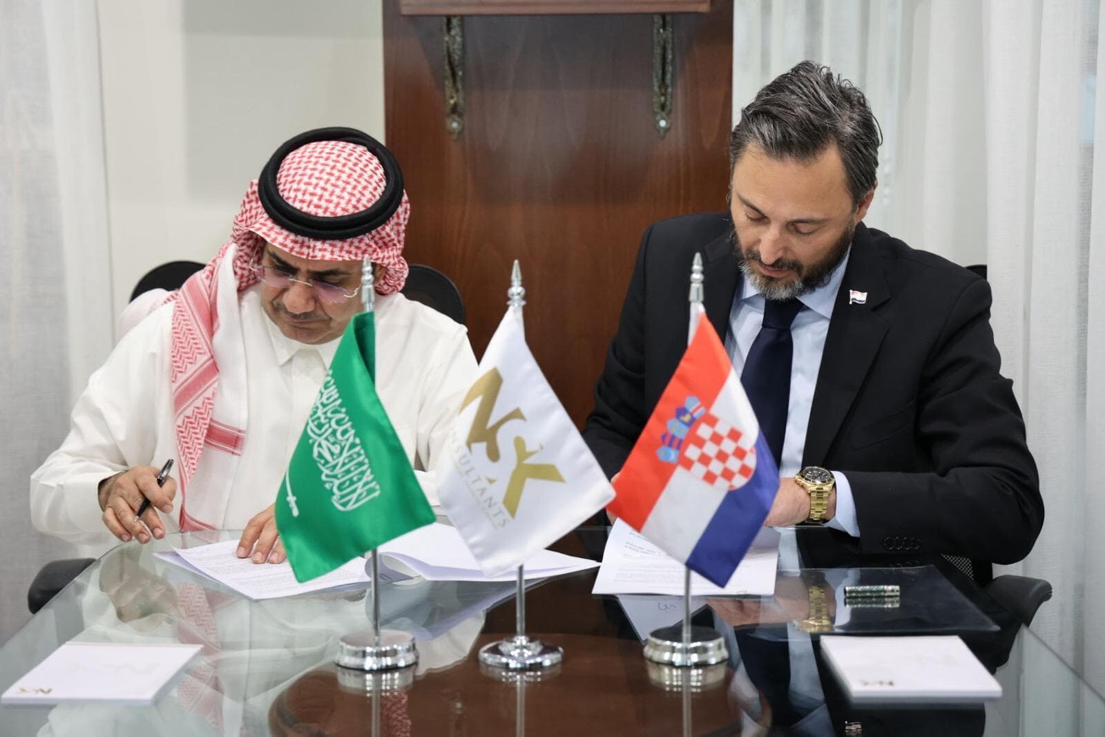 eWyse eLearning agency and NSK signing agreement