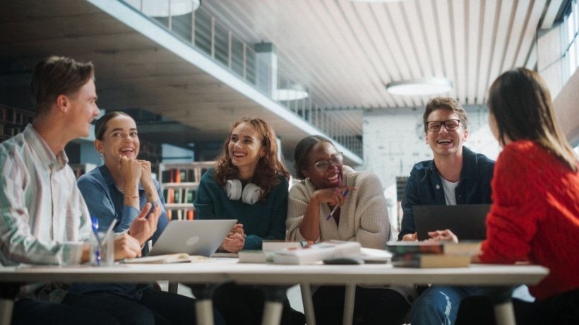 7 Ways The Humanistic Learning Theory Boosts Learner Engagement